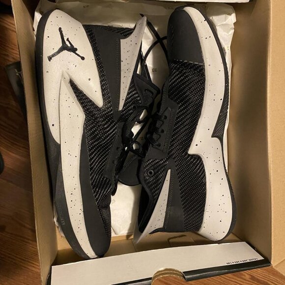 Jordan Fly Lockdown - Picture 1 of 1